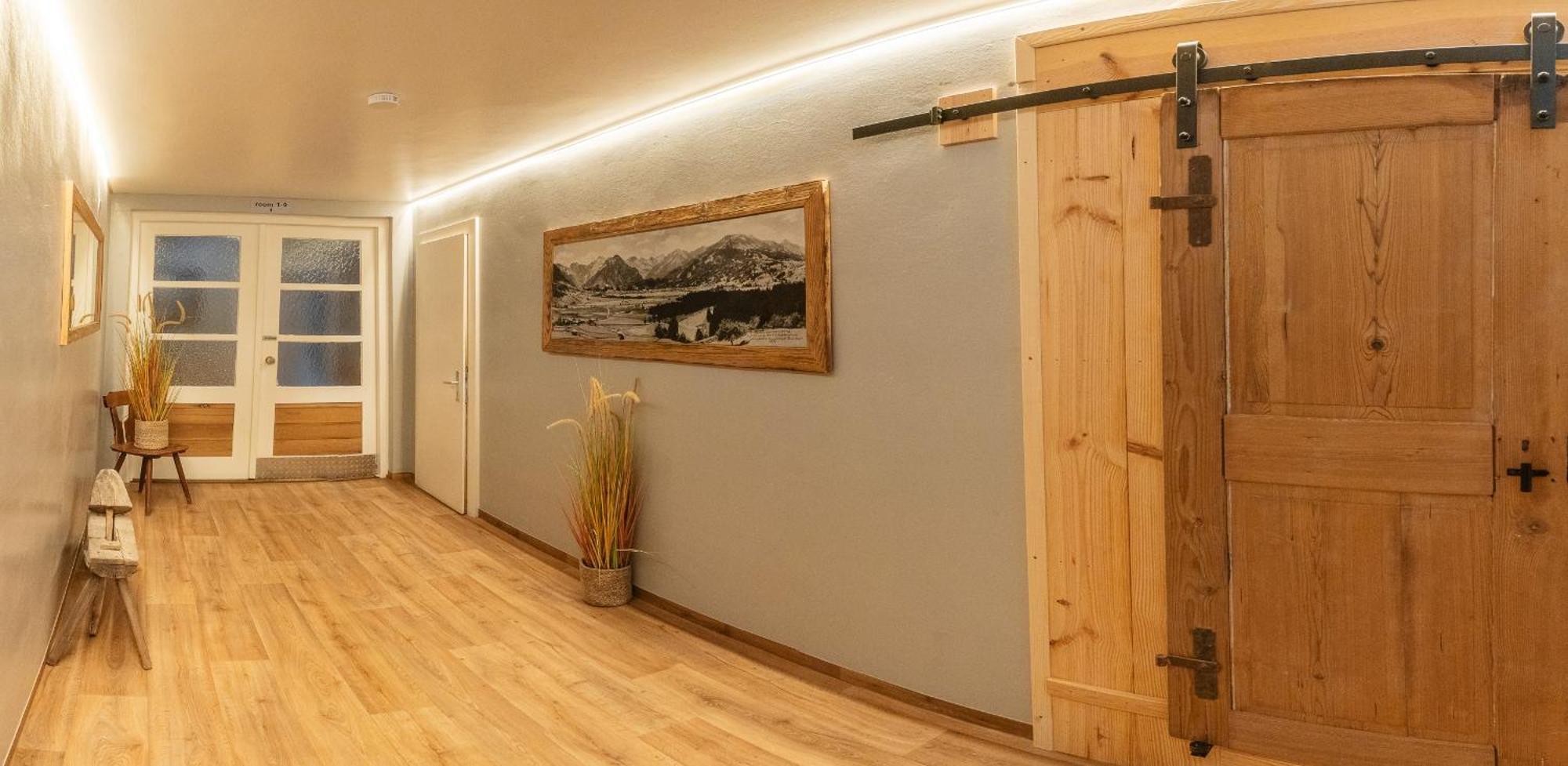 Hostel - Ron'S Guesthouse Oberstdorf Esterno foto