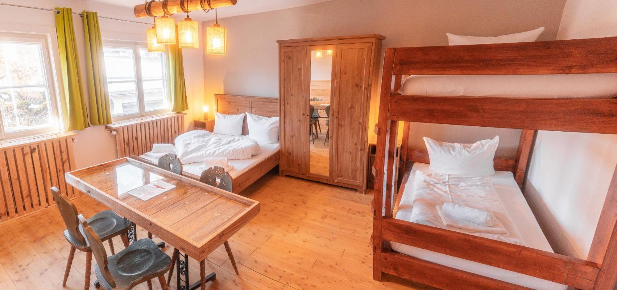 Hostel - Ron'S Guesthouse Oberstdorf Esterno foto